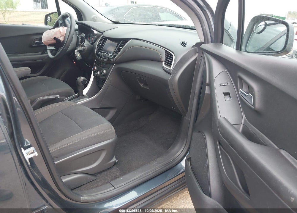 2022 CHEVROLET TRAX FWD LS VIN: KL7CJKSM7NB511140
