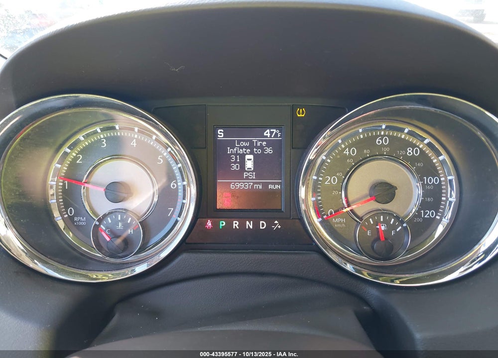 2013 CHRYSLER TOWN & COUNTRY VIN: 2C4RC1CG0DR736977
