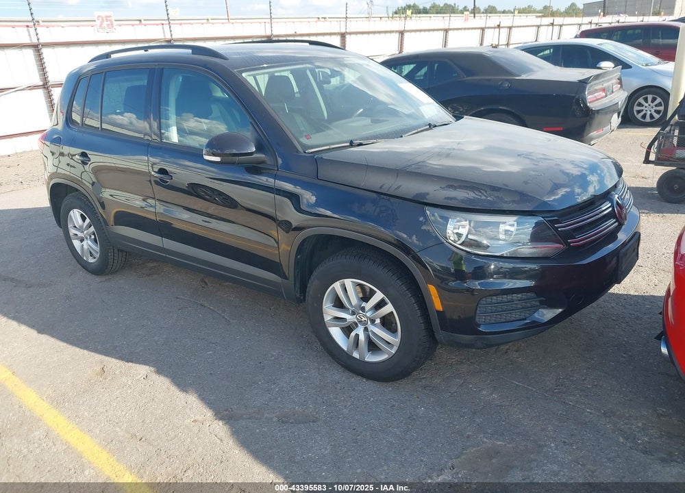 2017 VOLKSWAGEN TIGUAN VIN: WVGAV7AX2HK000670
