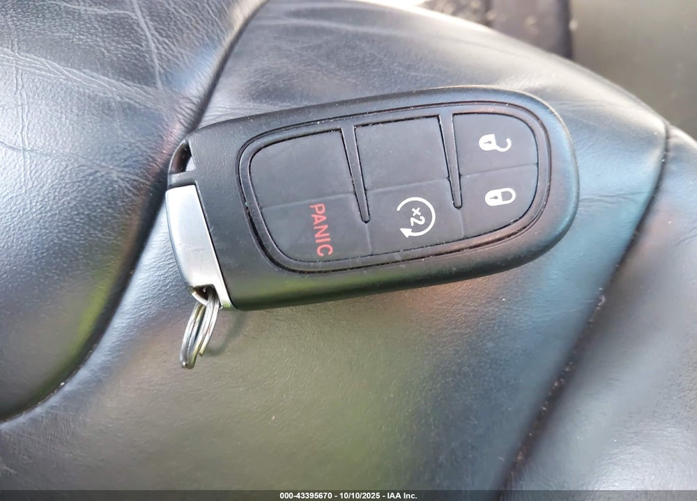 2017 JEEP CHEROKEE VIN: 1C4PJMDB5HW581874