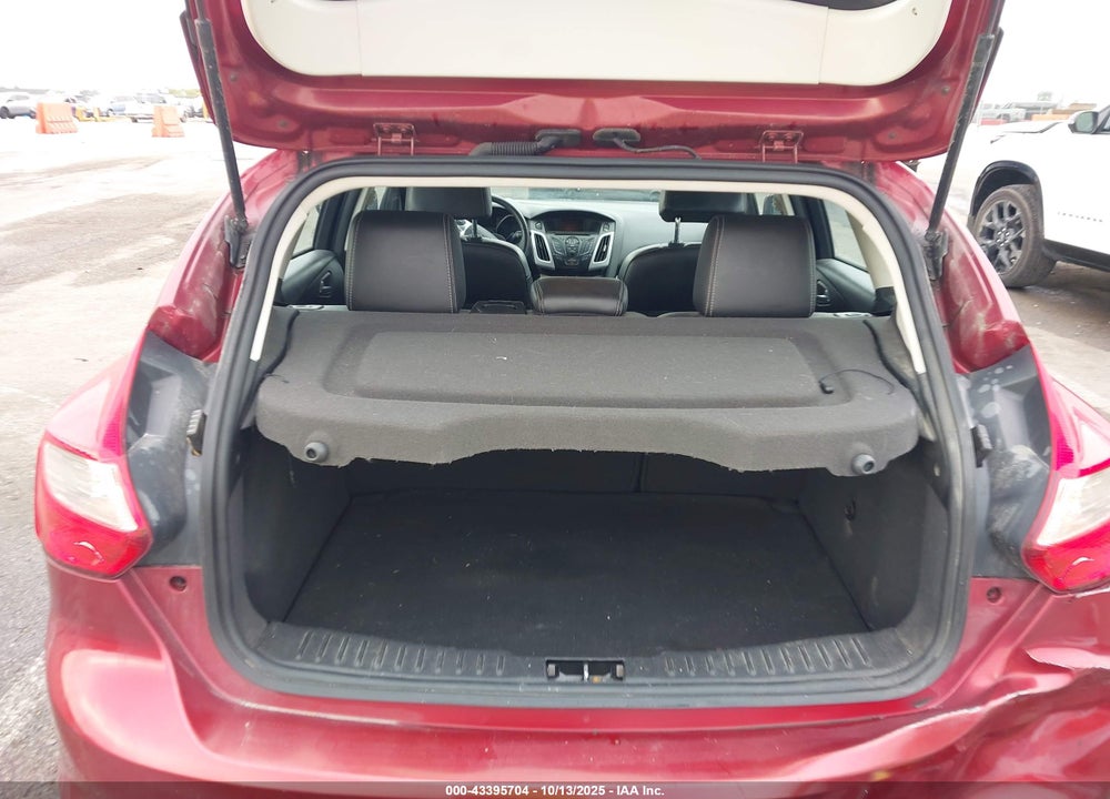 2014 FORD FOCUS SE VIN: 1FADP3K28EL318330