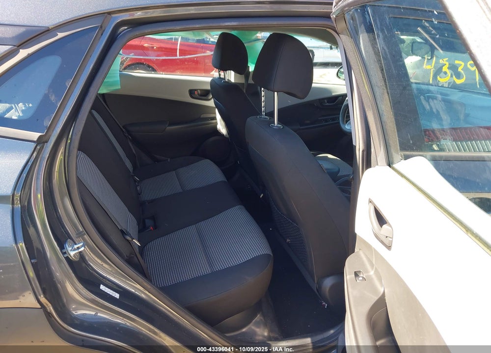 2021 HYUNDAI KONA SE VIN: KM8K1CAA5MU660768