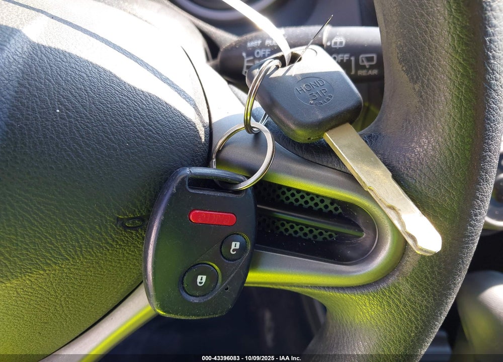 2009 HONDA FIT VIN: JHMGE882X9S014265