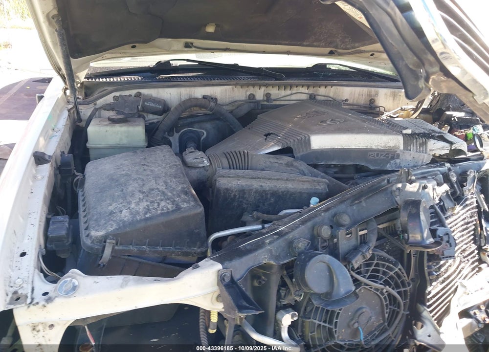 2000 LEXUS LX 470 VIN: JT6HT00W4Y0097592