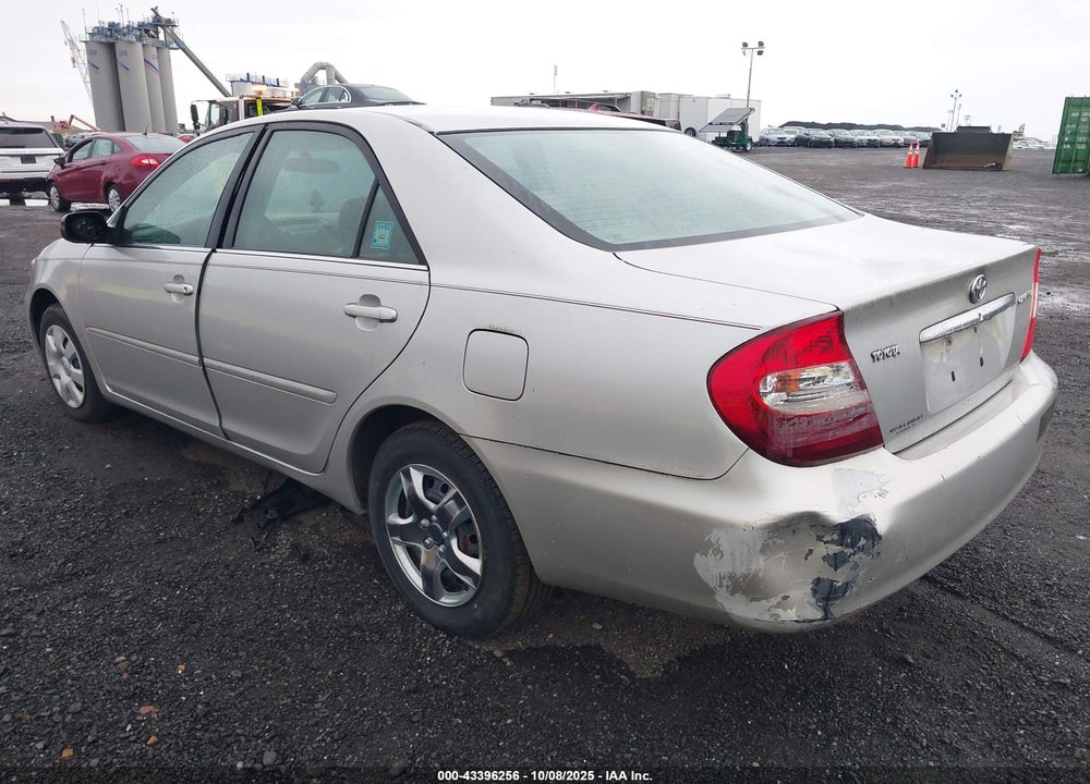 2002 TOYOTA CAMRY LE VIN: 4T1BE32K62U527171
