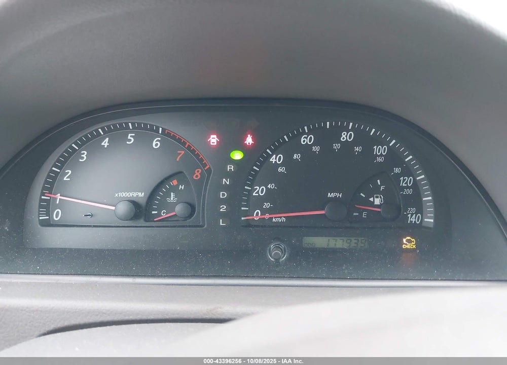 2002 TOYOTA CAMRY LE VIN: 4T1BE32K62U527171