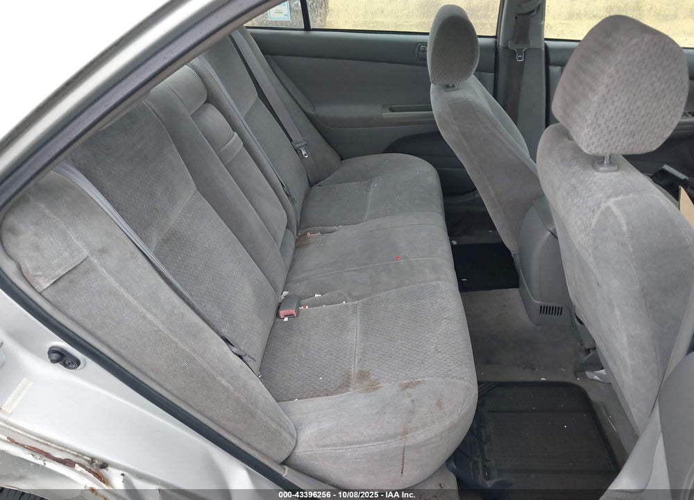 2002 TOYOTA CAMRY LE VIN: 4T1BE32K62U527171