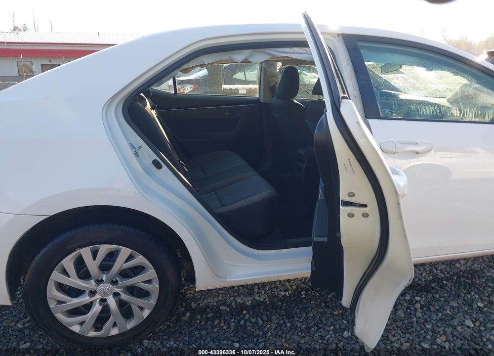 2018 TOYOTA COROLLA VIN: 2T1BURHE1JC104490