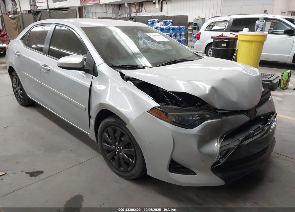 2018 TOYOTA COROLLA LE VIN: 2T1BURHE3JC005542