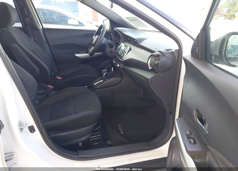 2018 NISSAN KICKS VIN: 3N1CP5CU3JL508782