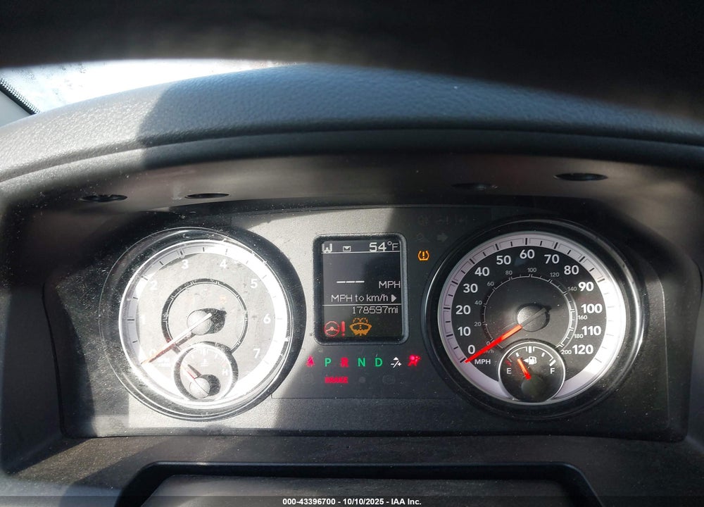 2019 RAM 1500 CLASSIC SLT 4X4 5'7 BOX VIN: 1C6RR7LGXKS739339