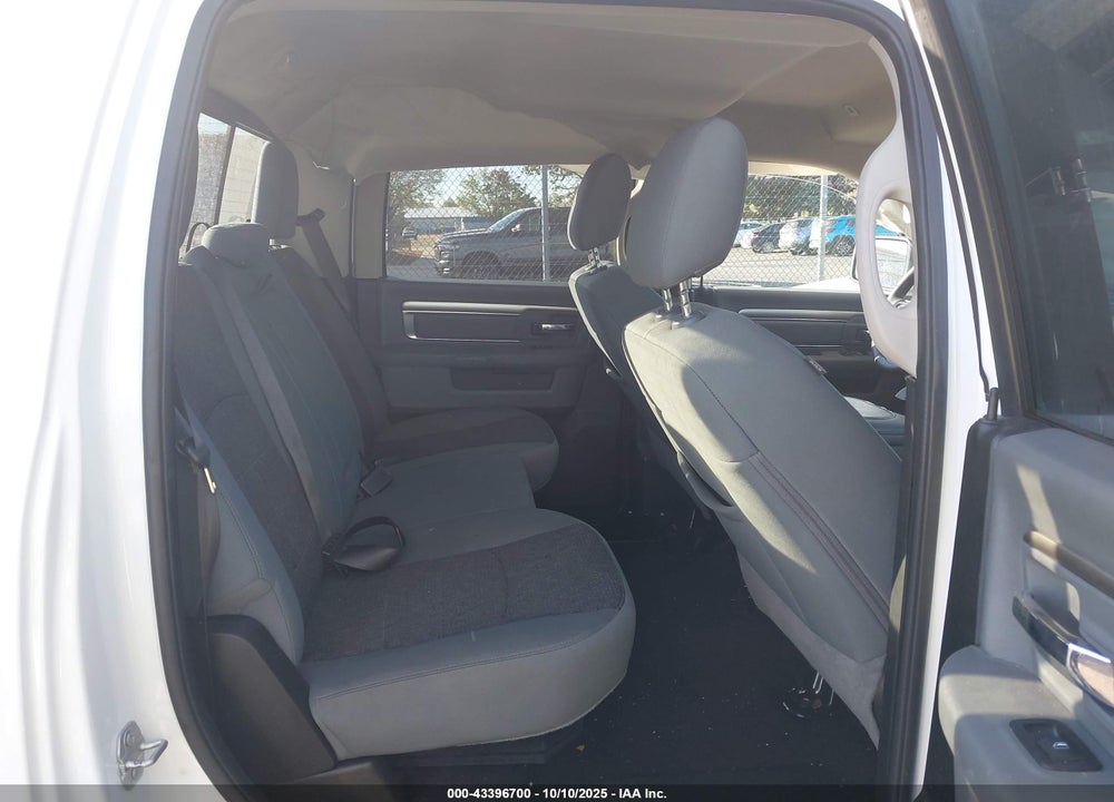 2019 RAM 1500 CLASSIC SLT 4X4 5'7 BOX VIN: 1C6RR7LGXKS739339