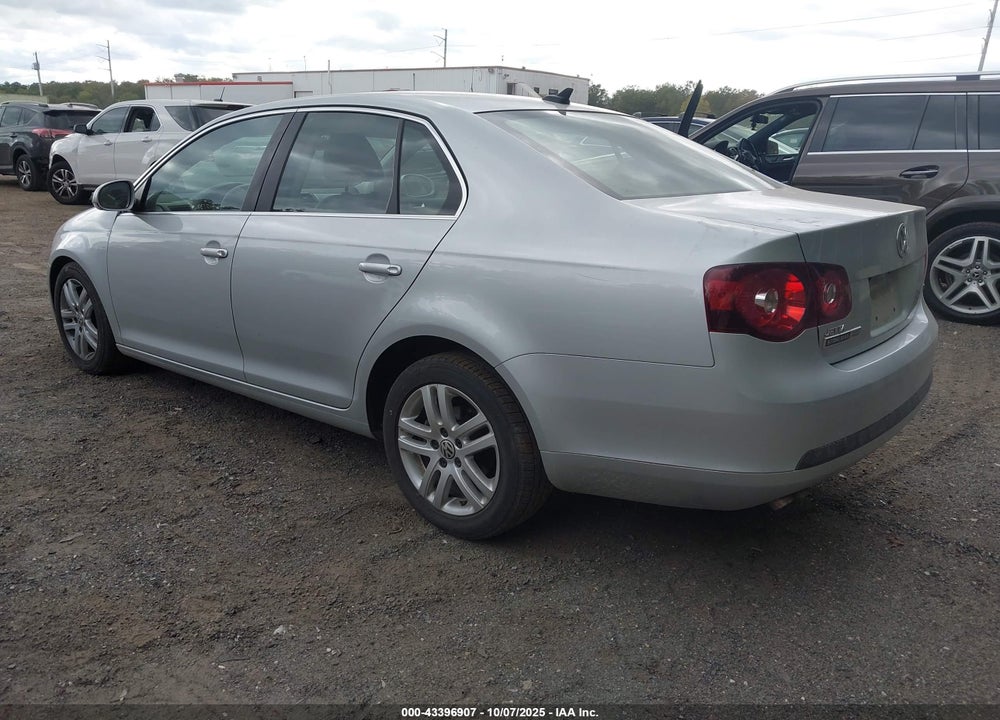 2010 VOLKSWAGEN JETTA VIN: 3VWRL7AJ5AM061760