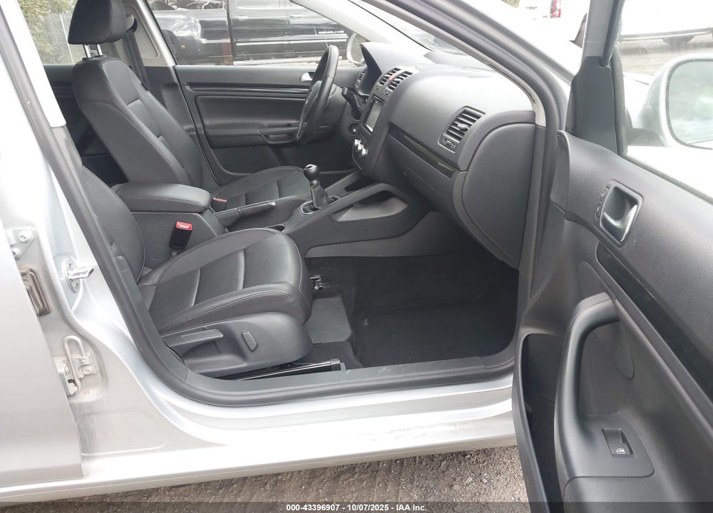 2010 VOLKSWAGEN JETTA VIN: 3VWRL7AJ5AM061760