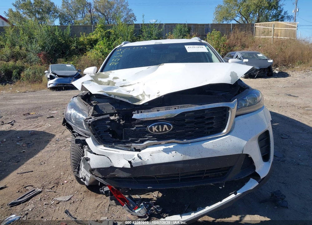 2019 KIA SORENTO VIN: 5XYPG4A34KG500878