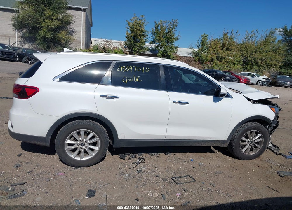 2019 KIA SORENTO VIN: 5XYPG4A34KG500878