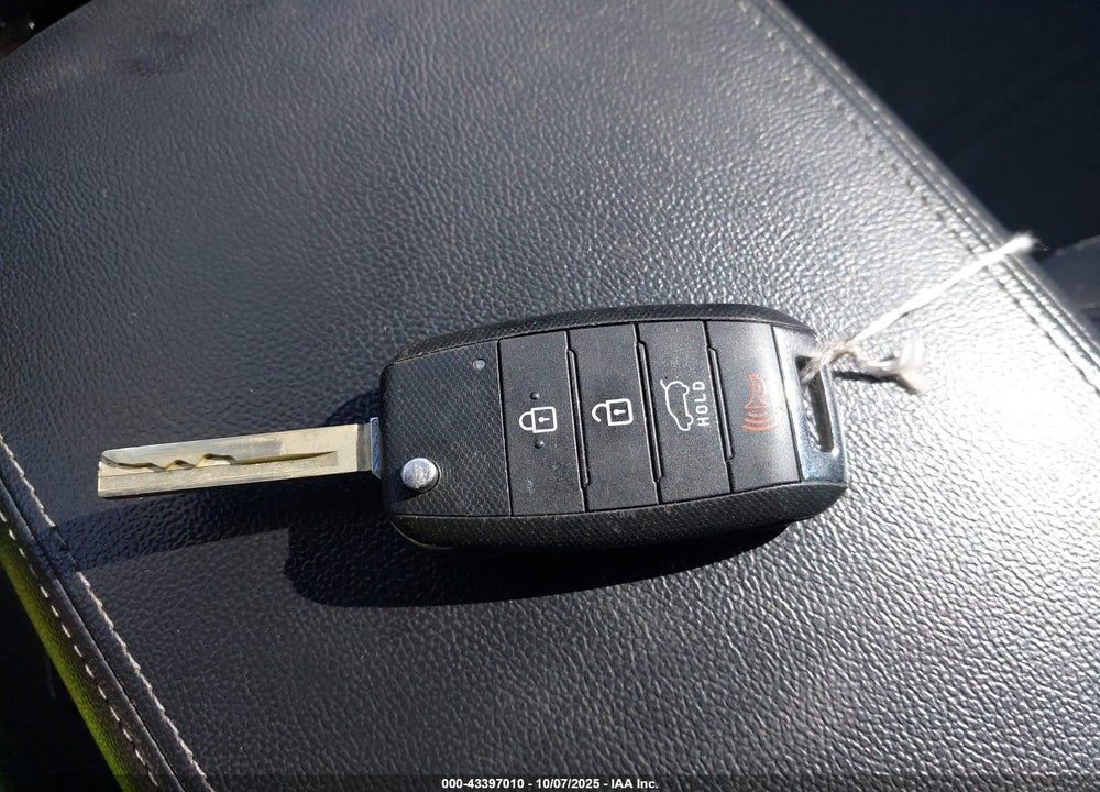 2019 KIA SORENTO VIN: 5XYPG4A34KG500878