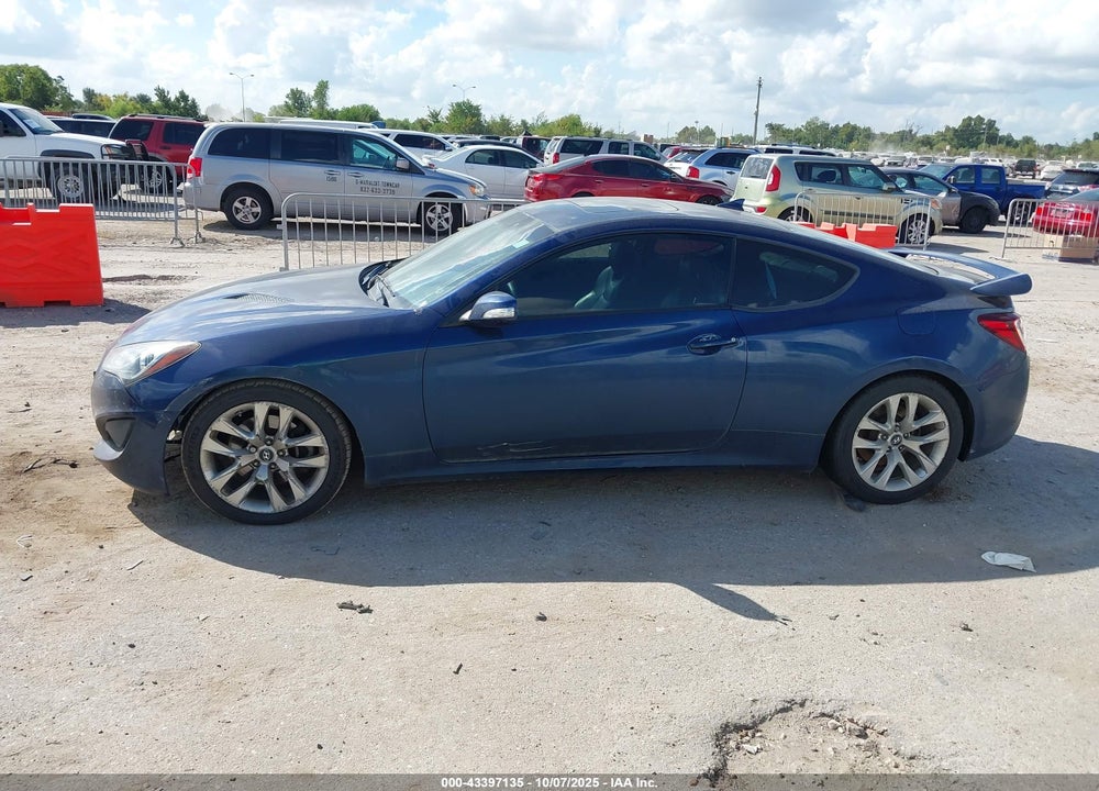 2014 HYUNDAI GENESIS VIN: KMHHU6KJ8EU120849
