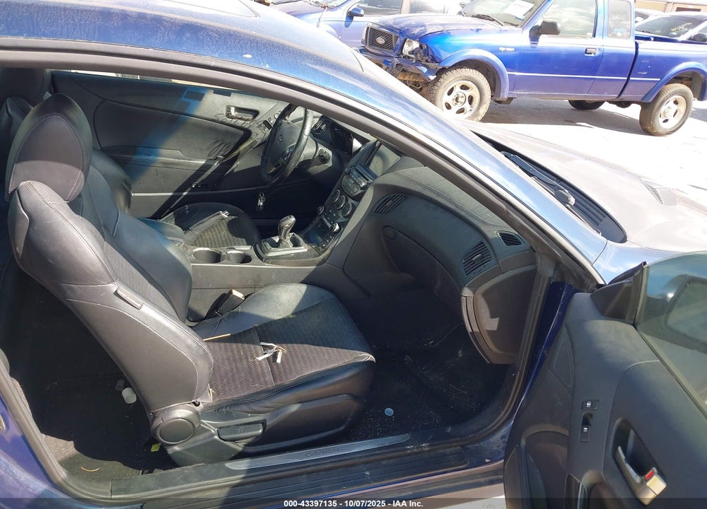 2014 HYUNDAI GENESIS VIN: KMHHU6KJ8EU120849