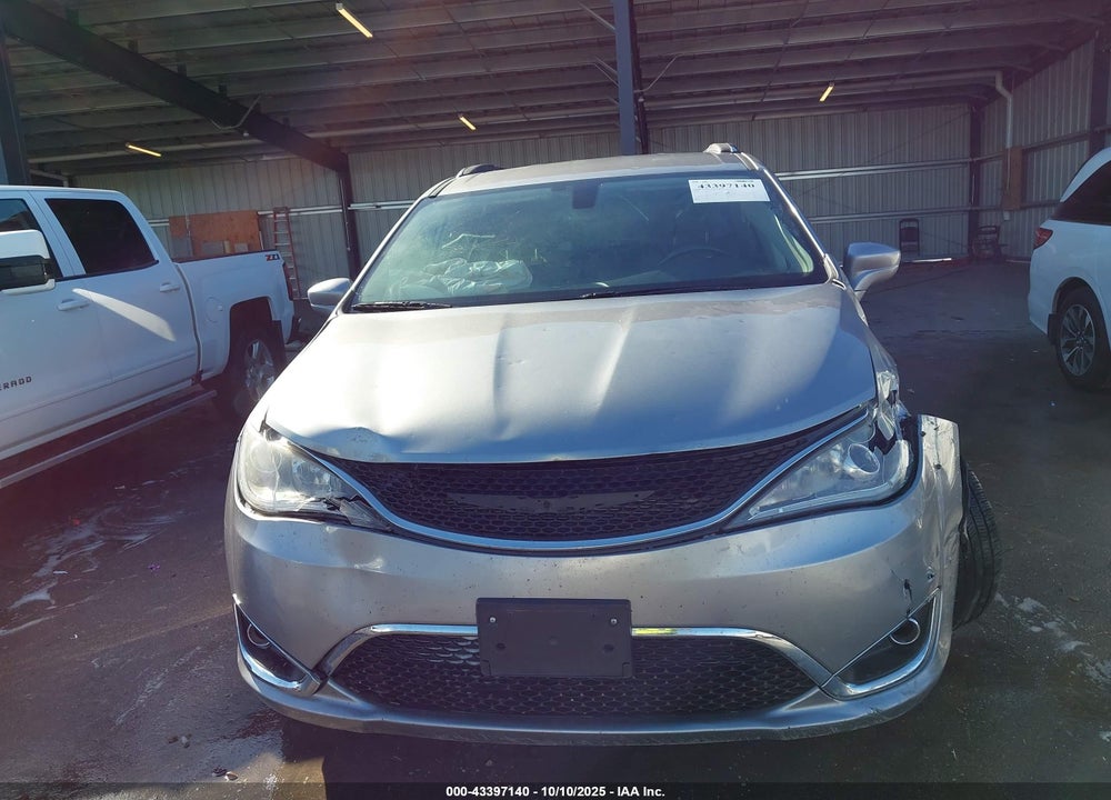 2020 CHRYSLER PACIFICA TOURING L VIN: 2C4RC1BG5LR173361