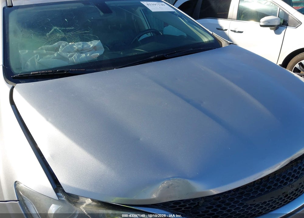 2020 CHRYSLER PACIFICA TOURING L VIN: 2C4RC1BG5LR173361