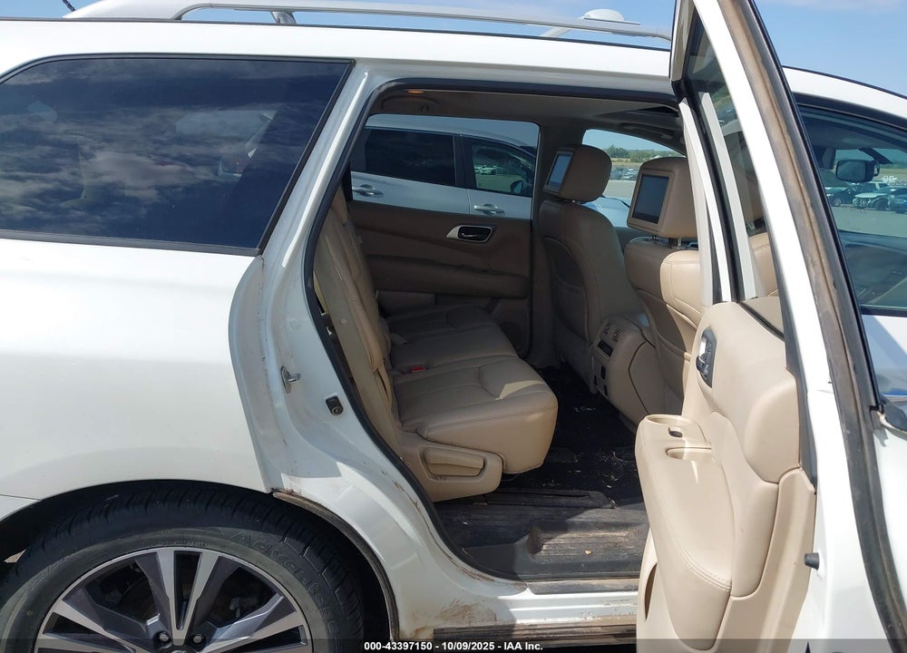 2017 NISSAN PATHFINDER PLATINUM VIN: 5N1DR2MM4HC604804