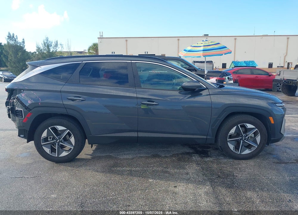 2025 HYUNDAI TUCSON SEL VIN: 5NMJB3DE5SH517125