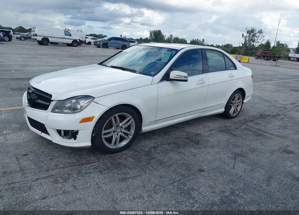 2014 MERCEDES-BENZ C CLASS VIN: WDDGF4HB7EA959722