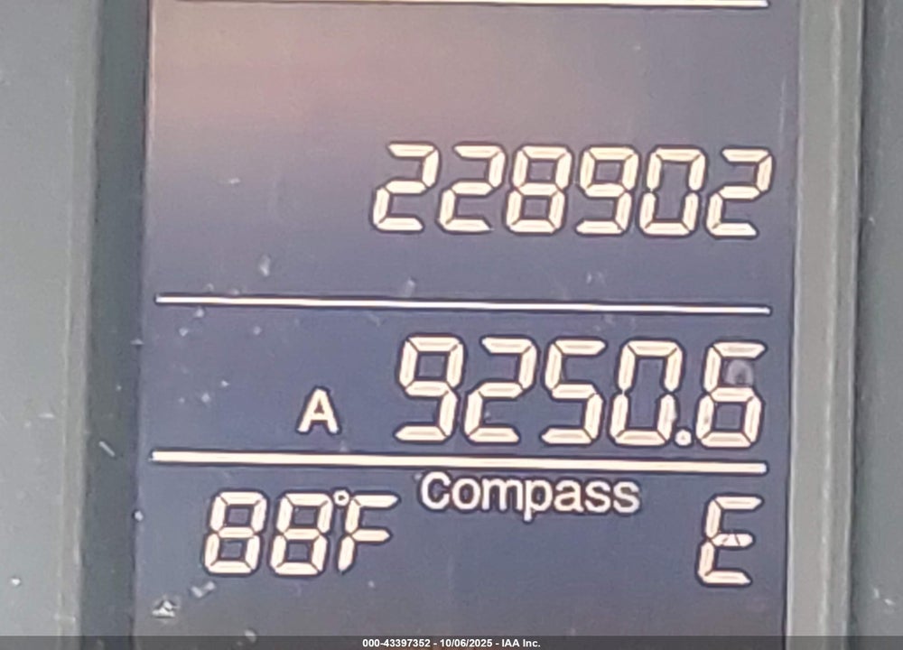 2010 HONDA CR-V VIN: 3CZRE4H58AG700727
