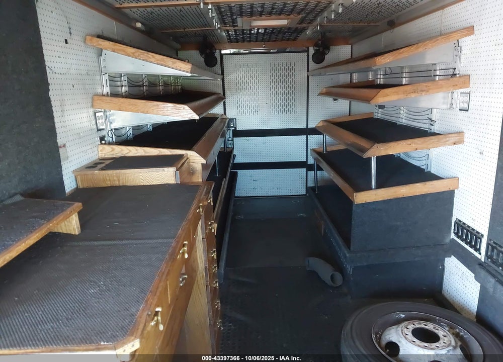 1999 WORKHORSE CUSTOM CHASSIS FORWARD CONTROL CHASSIS P3500 VIN: 5B4KP32R1X3310058
