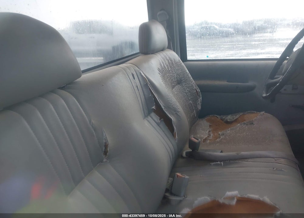 1998 CHEVROLET C1500 VIN: 1GCEC14W0WZ203153