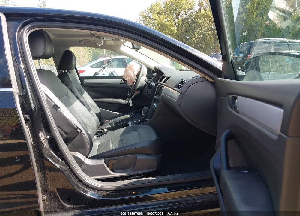 2012 VOLKSWAGEN PASSAT 2.5L SE VIN: 1VWBP7A37CC034524