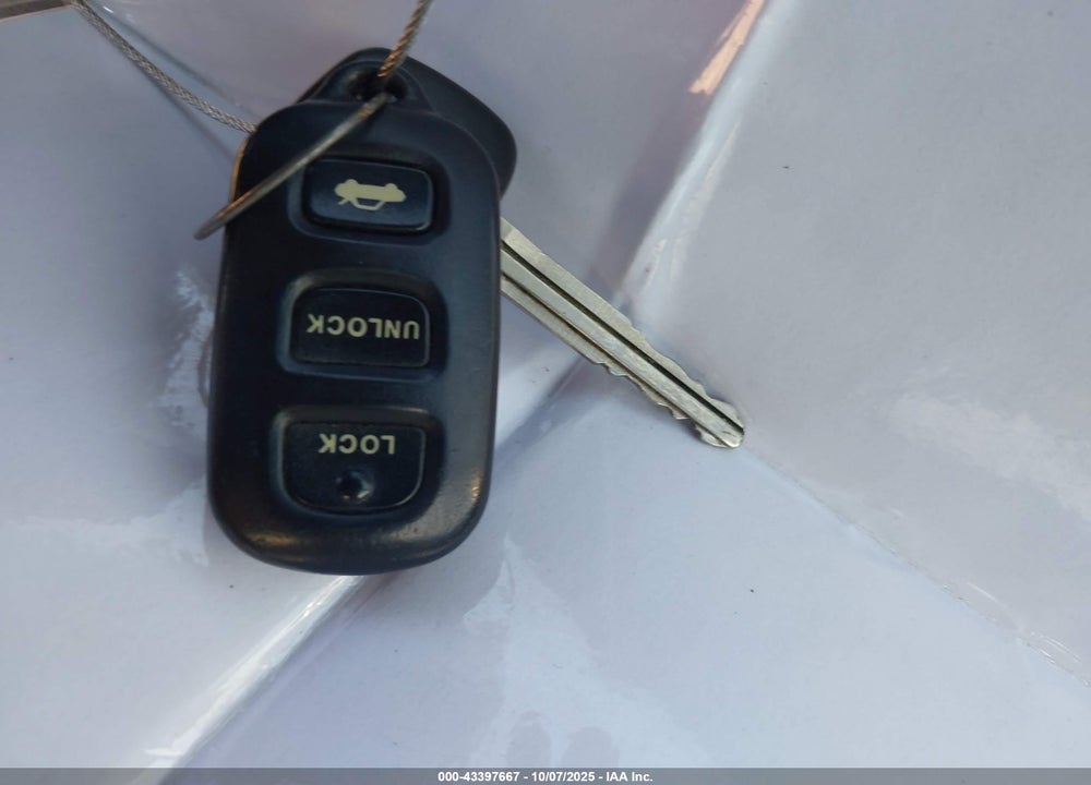 2003 TOYOTA CAMRY LE VIN: 4T1BE30K23U228376