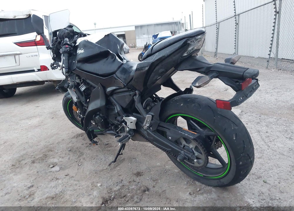 2019 KAWASAKI EX650 F VIN: JKAEXEK19KDA32832