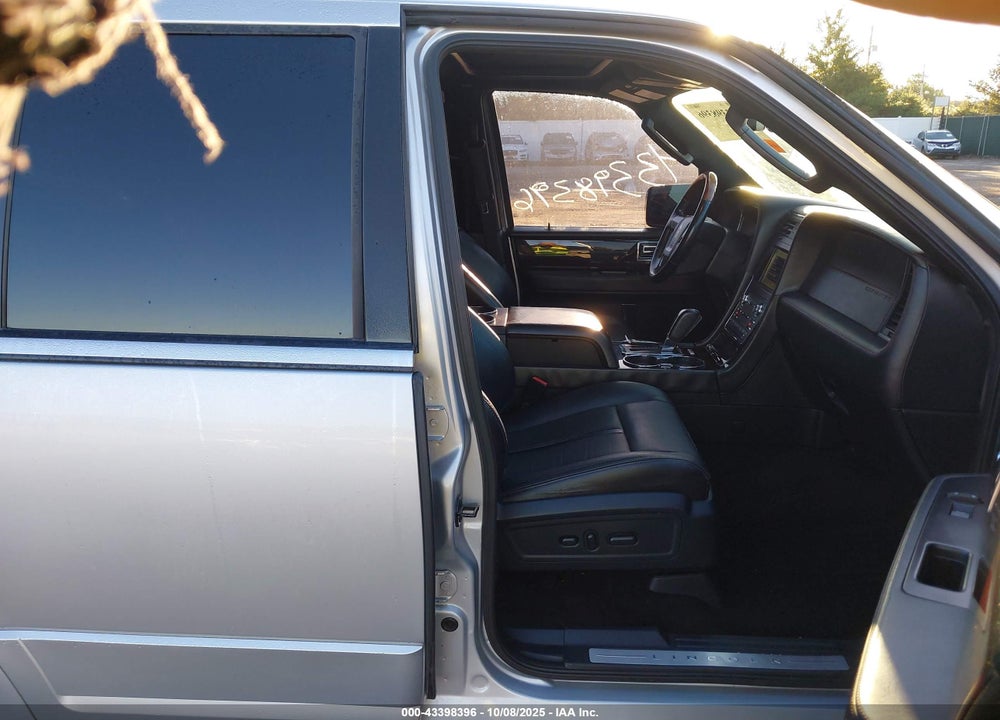 2016 LINCOLN NAVIGATOR RESERVE VIN: 5LMJJ2KT4GEL00571