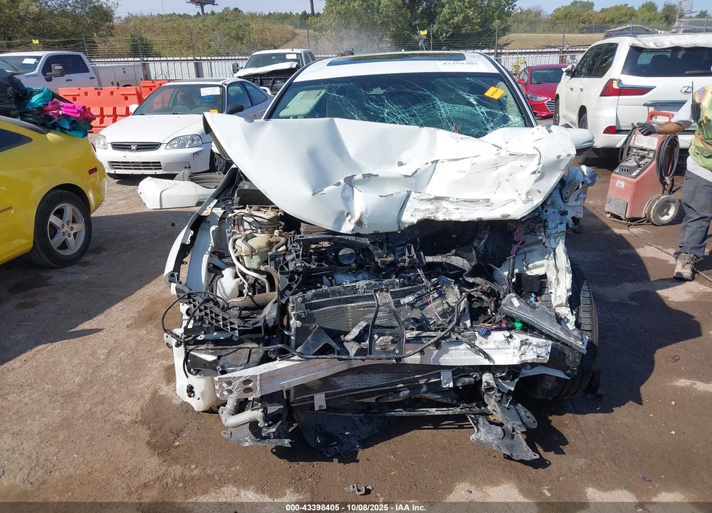 2018 HONDA CR-V VIN: 2HKRW2H57JH619670