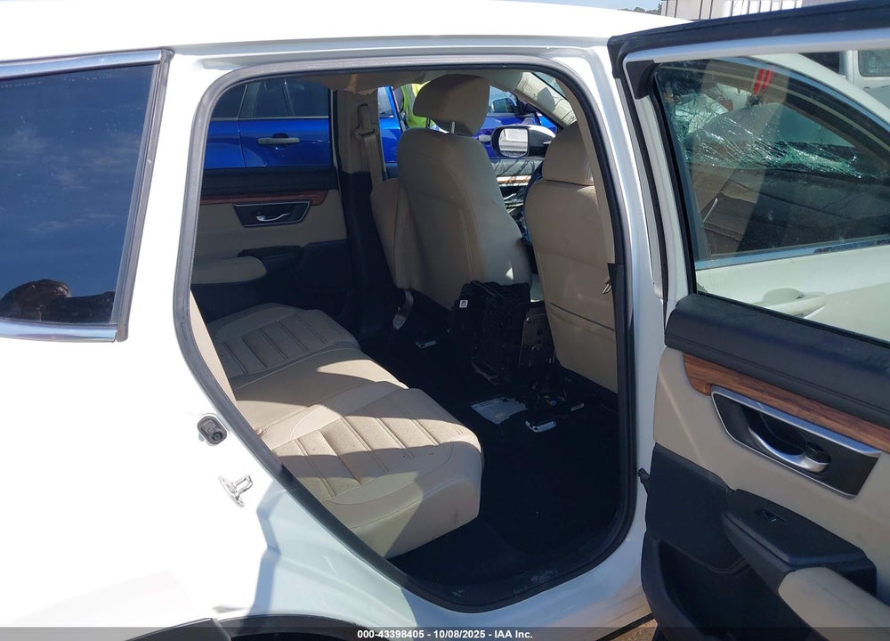 2018 HONDA CR-V VIN: 2HKRW2H57JH619670