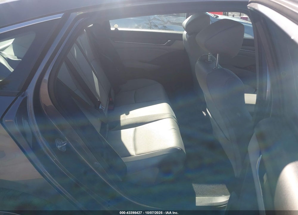2019 HONDA ACCORD VIN: 1HGCV1F19KA131821