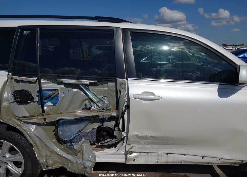 2013 TOYOTA HIGHLANDER BASE PLUS VIN: 5TDZA3EH0DS043065