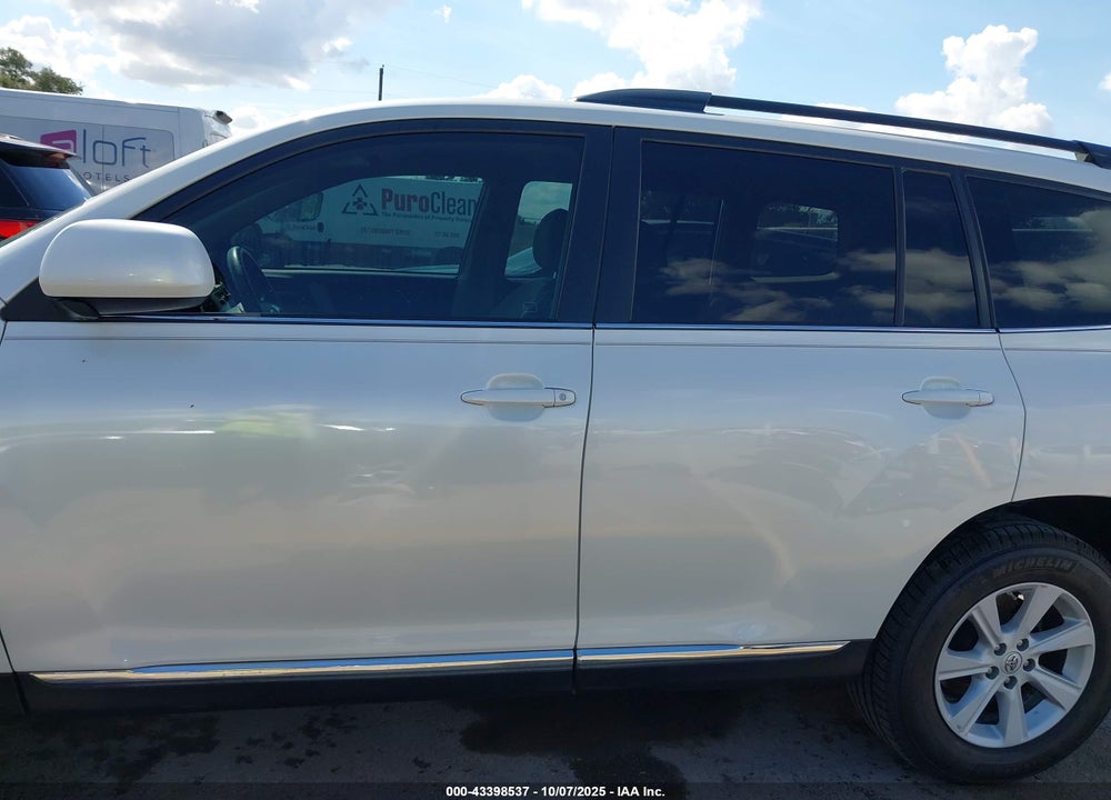 2013 TOYOTA HIGHLANDER BASE PLUS VIN: 5TDZA3EH0DS043065
