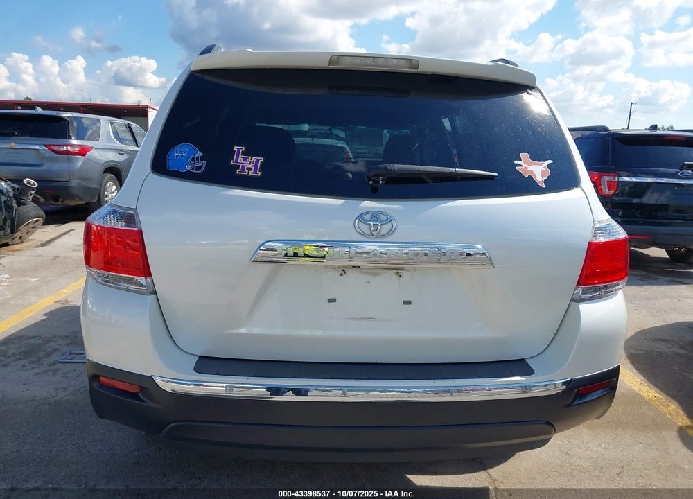 2013 TOYOTA HIGHLANDER BASE PLUS VIN: 5TDZA3EH0DS043065