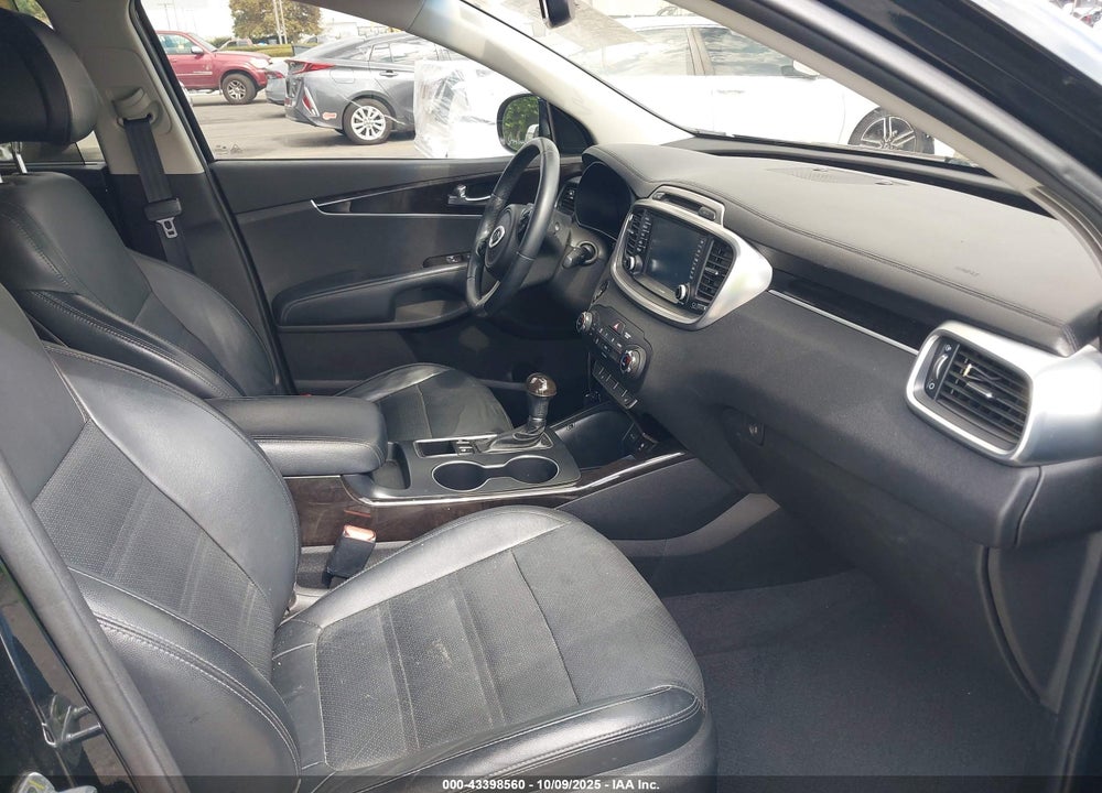 2016 KIA SORENTO 3.3L EX VIN: 5XYPH4A5XGG182870