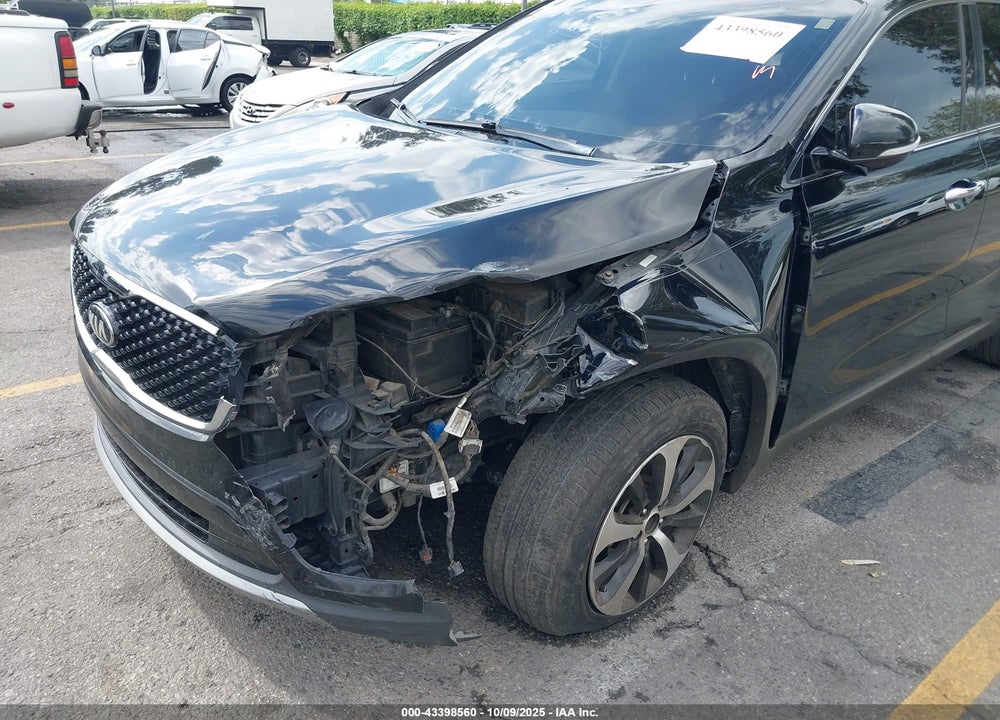 2016 KIA SORENTO 3.3L EX VIN: 5XYPH4A5XGG182870