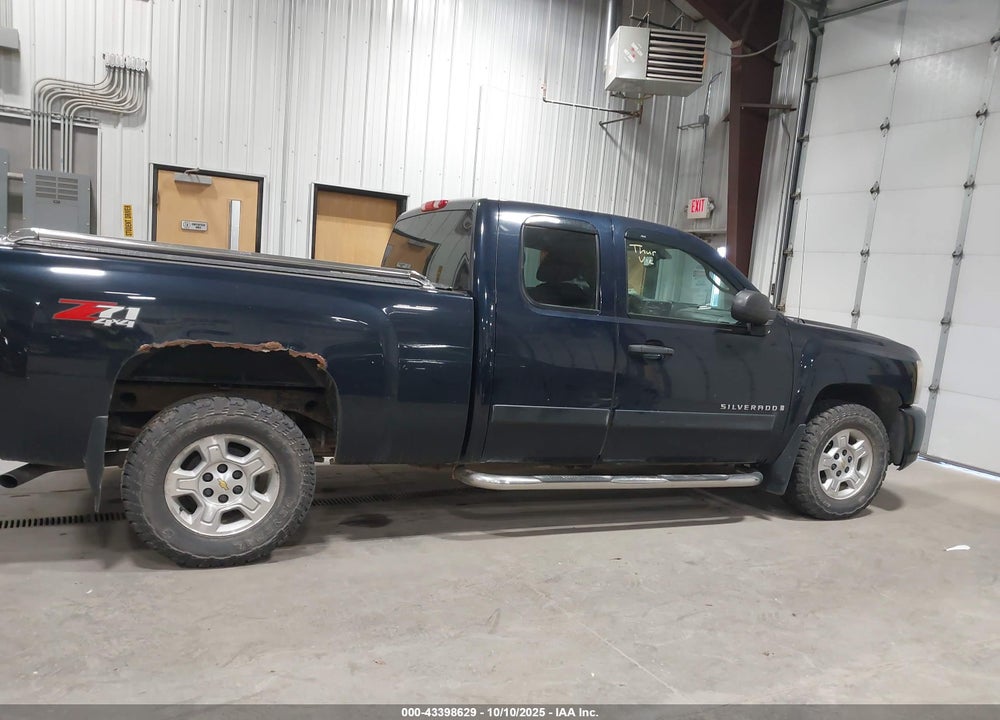 2007 CHEVROLET SILVERADO 1500 LT1 VIN: 1GCEK19047Z538229