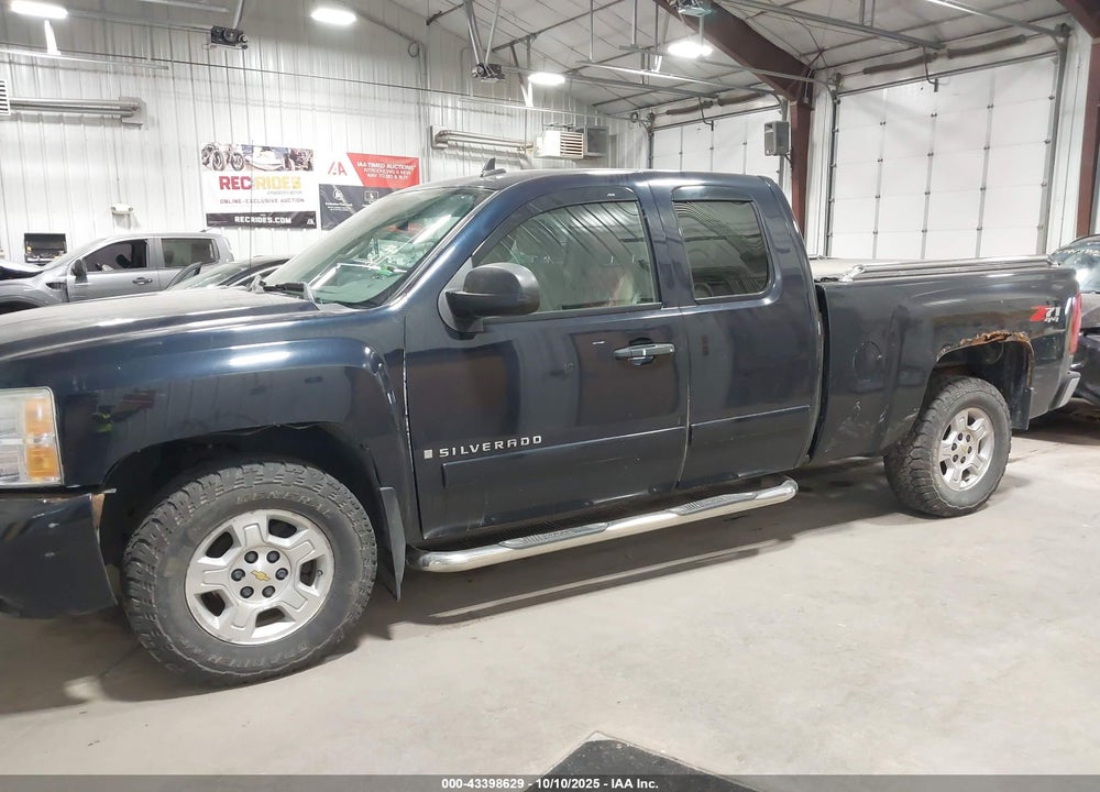 2007 CHEVROLET SILVERADO 1500 LT1 VIN: 1GCEK19047Z538229
