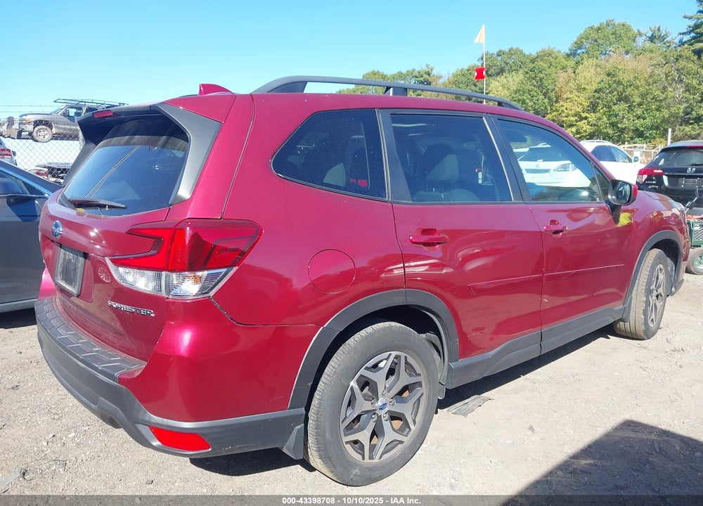 2021 SUBARU FORESTER VIN: JF2SKAFC4MH567220