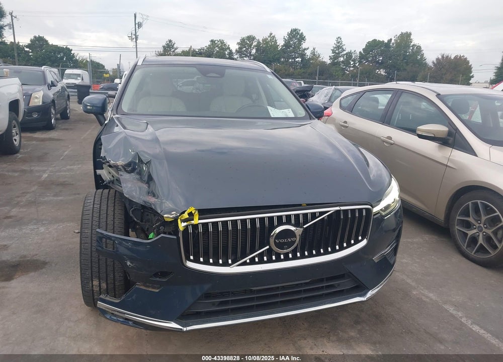 2023 VOLVO XC60 B5 PLUS BRIGHT THEME VIN: YV4L12RN9P1339085