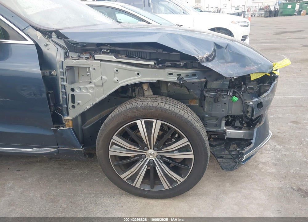2023 VOLVO XC60 B5 PLUS BRIGHT THEME VIN: YV4L12RN9P1339085