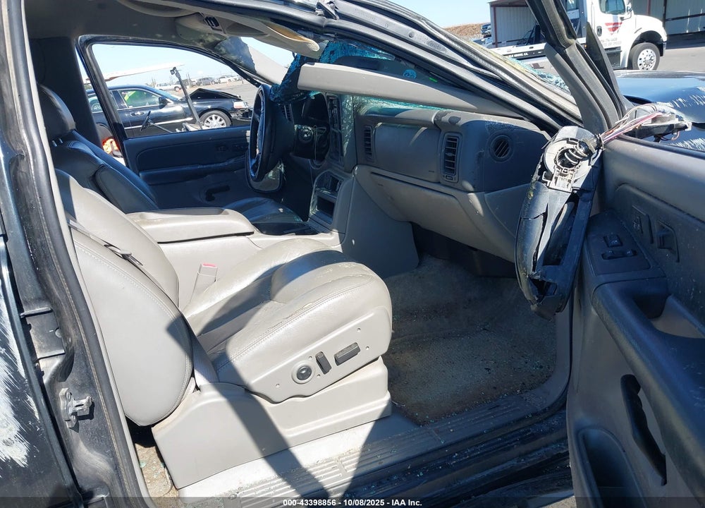 2003 CHEVROLET TAHOE LT VIN: 1GNEK13Z73R175031