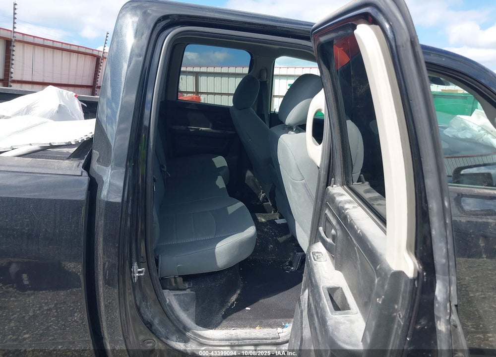2019 RAM 1500 CLASSIC EXPRESS  4X2 6'4 BOX VIN: 1C6RR6FT5KS540556